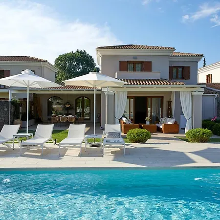 S & O Corfu * Dassia (Corfu)
