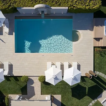 S & O Corfu * Dassia (Corfu)